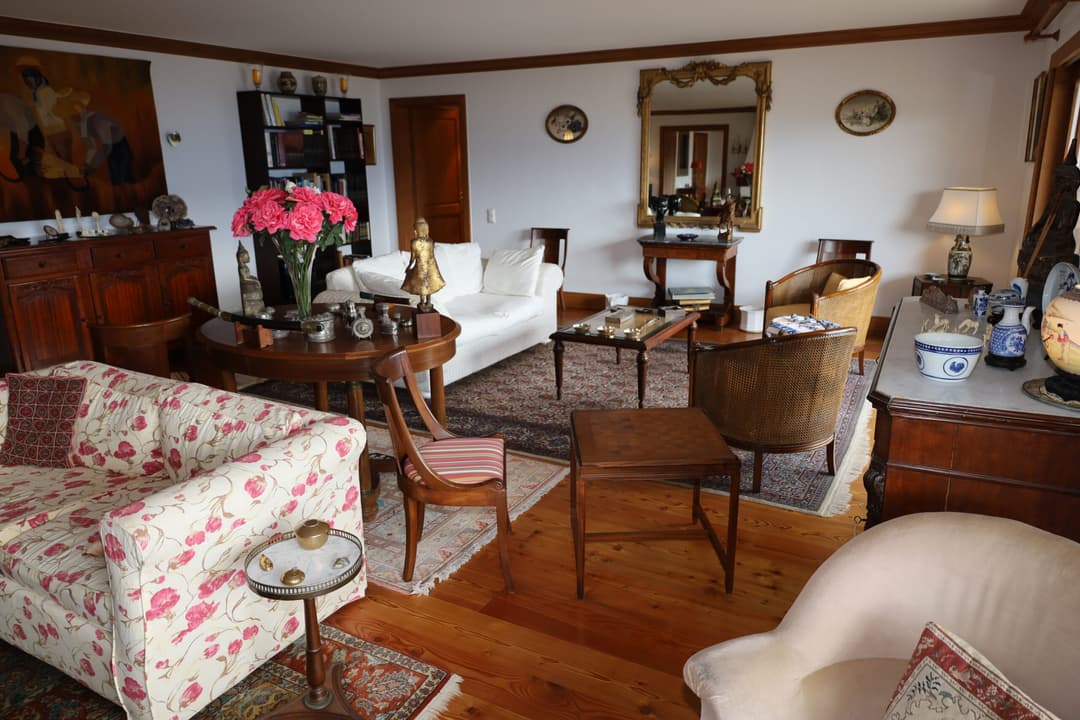 2304 – Appartement 7.5 pièces – 318m²