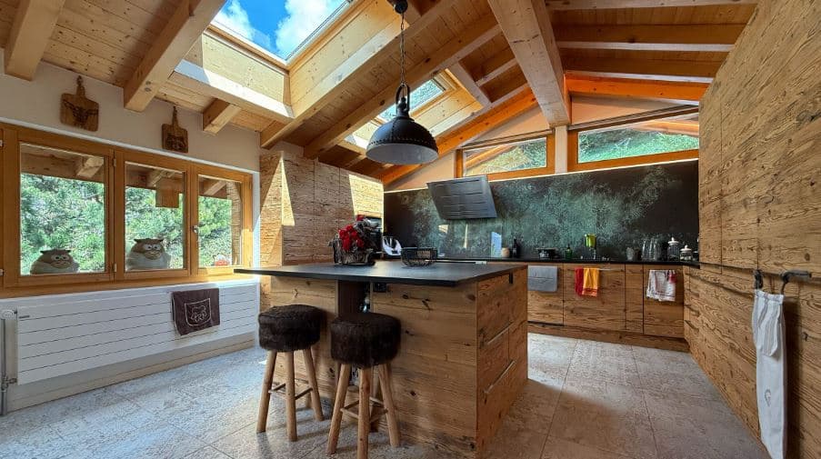1855 – Chalet 7 pièces –  24000CHF – 300m²