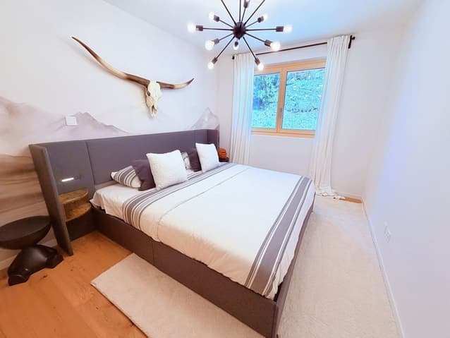 1883 – Appartement 4 pièces – 5 000CHF – 101m²