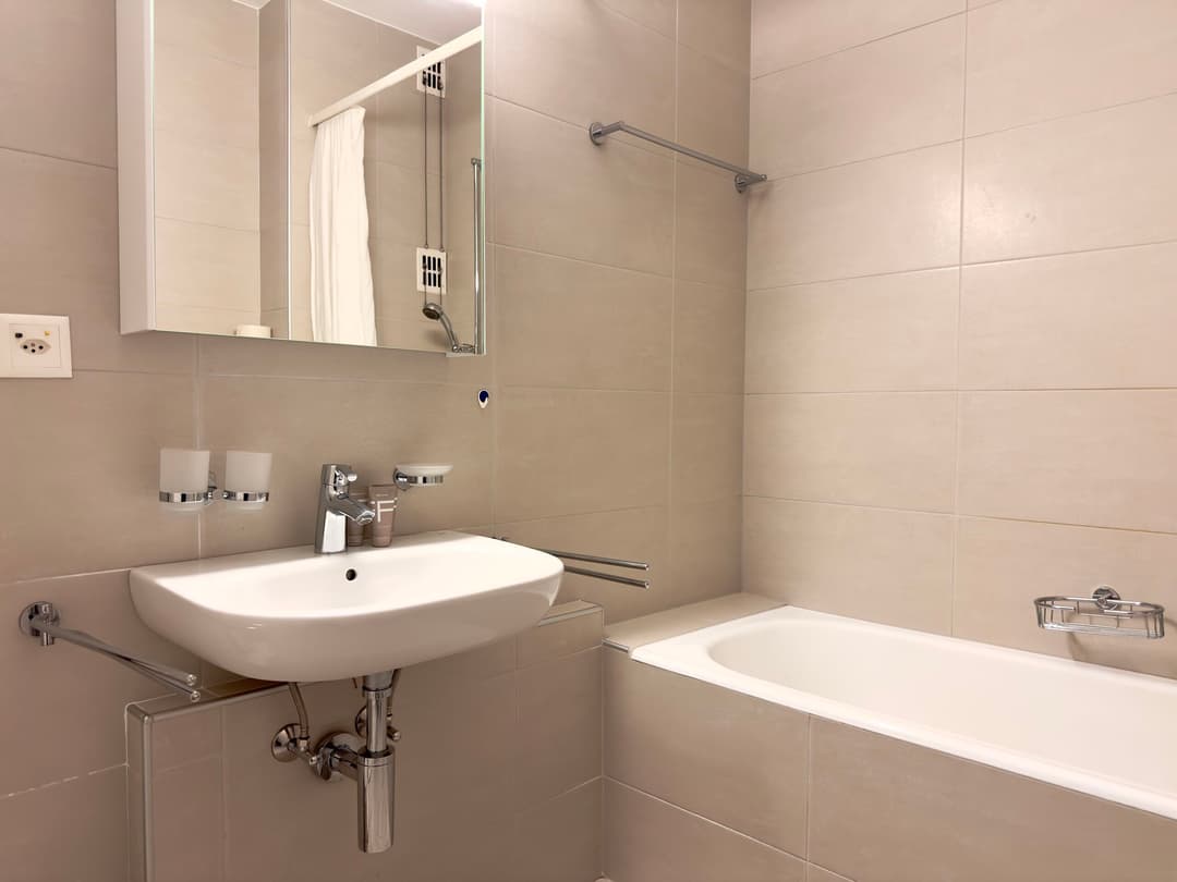 1902 – Appartement 5 pièces –  2450CHF