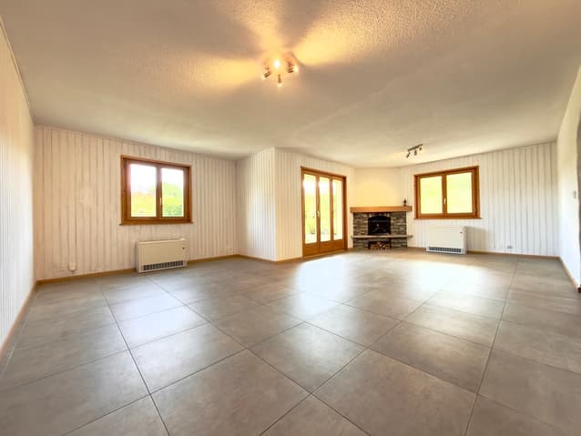 1301 – Maison 6 pièces – 4500CHF – 160m²