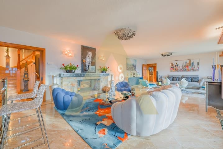 1549 – Maison – 18pièces – 18000000CHF – 1336.2 m²