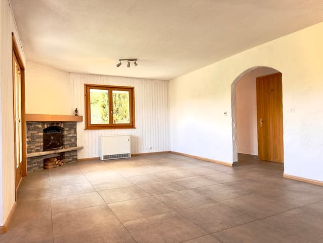 1301 – Maison 6 pièces – 4500CHF – 160m²