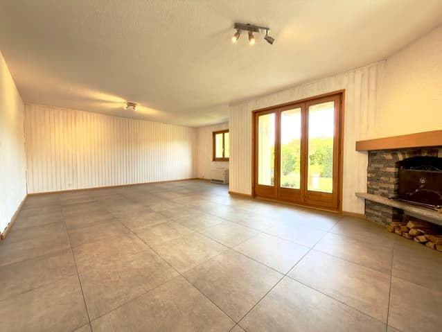 1301 – Maison 6 pièces – 4500CHF – 160m²