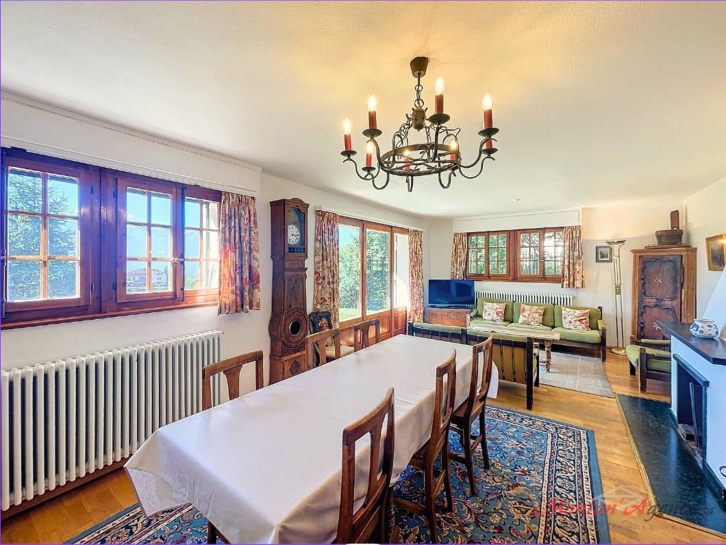 1396 – Maison 7 pièces – 921.40CHF – 200m²