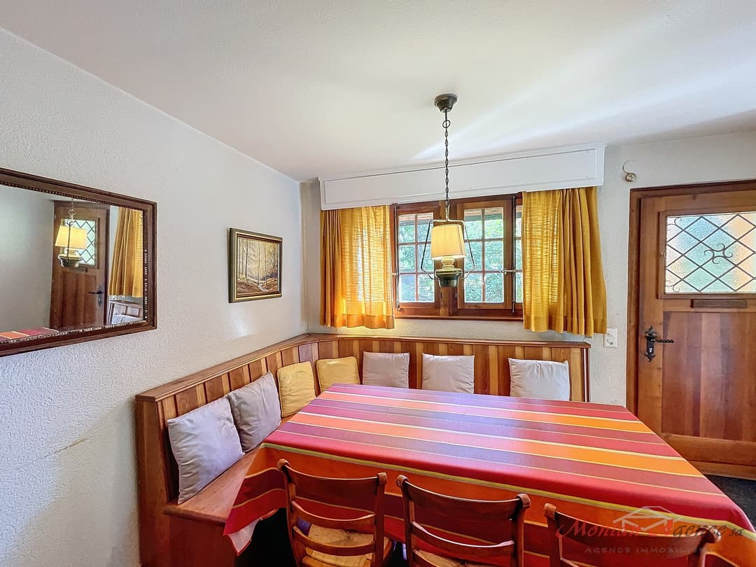 1396 – Maison 7 pièces – 921.40CHF – 200m²