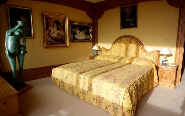 1375 – Appartement 5 pièces – 5000CHF – 180m²