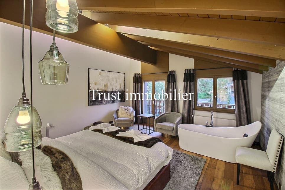 1392 – Appartement – 4.5pièces -15000 CHF – 150m²