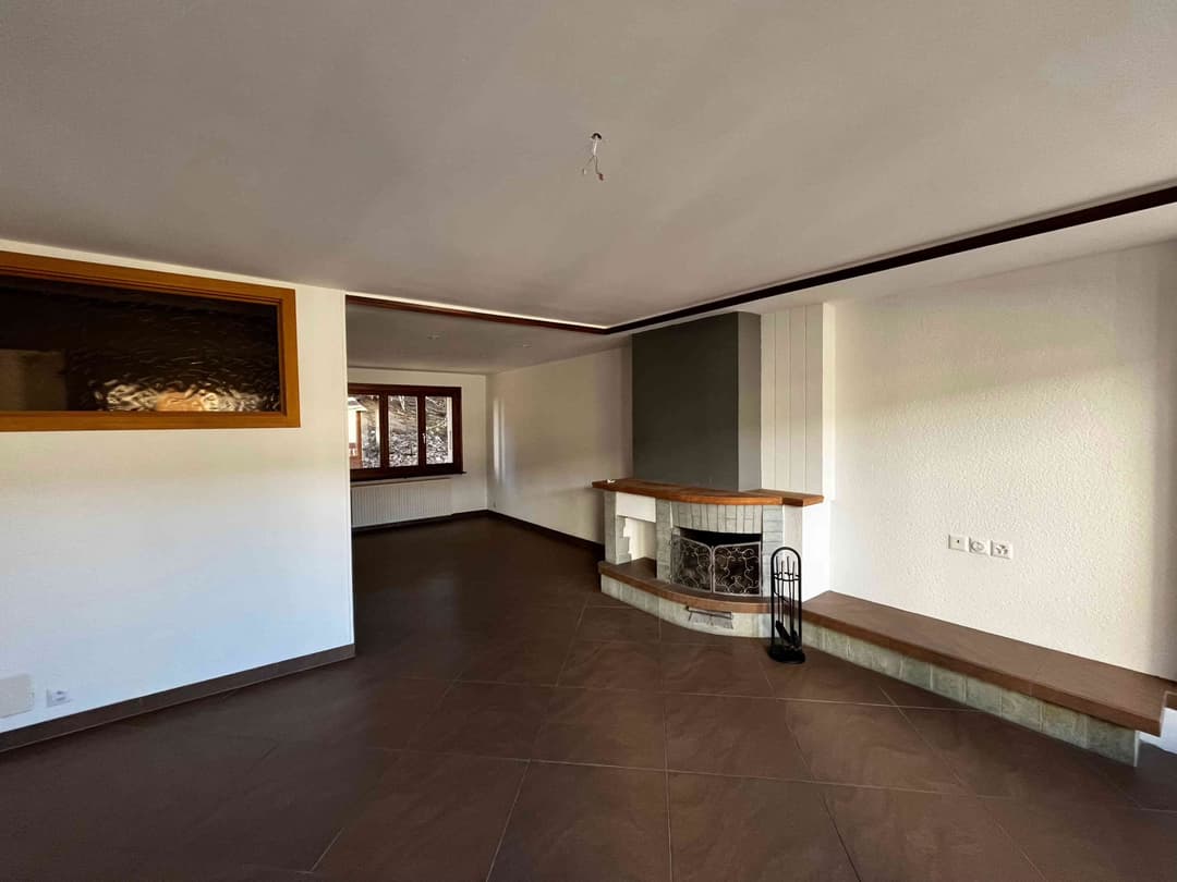 1554 – Appartement 5.5 pièces – 3100CHF – 150m²