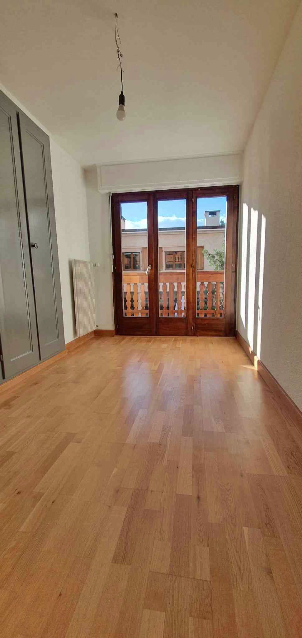 1554 – Appartement 5.5 pièces – 3100CHF – 150m²