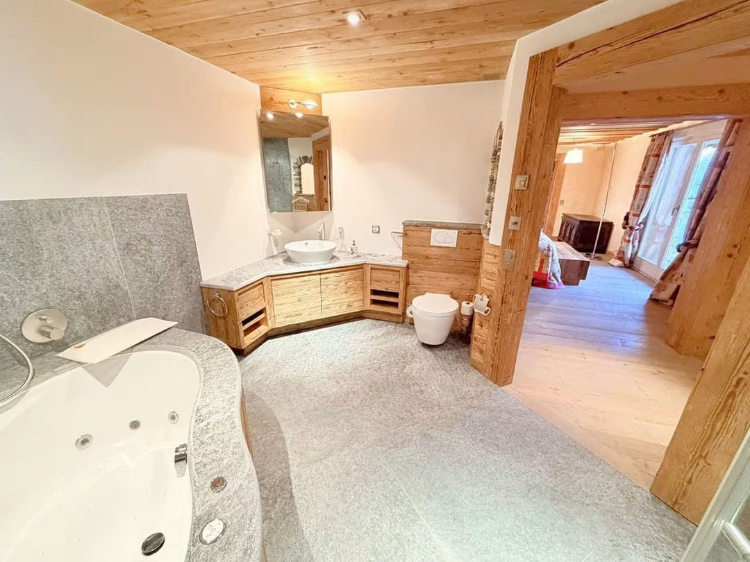 1558 – Appartement – 4pièces – 9000CHF – 192 m²