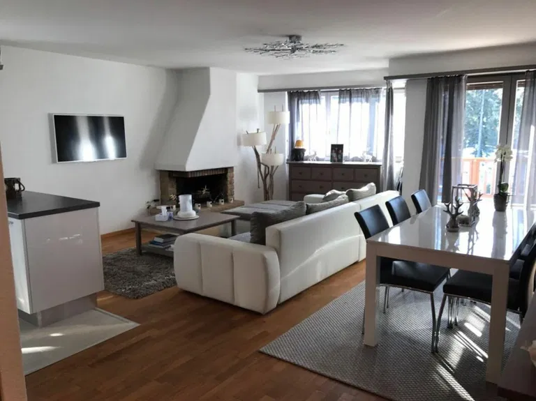 1700 – Appartement 4 pièces – 1600 CHF – 87 m²