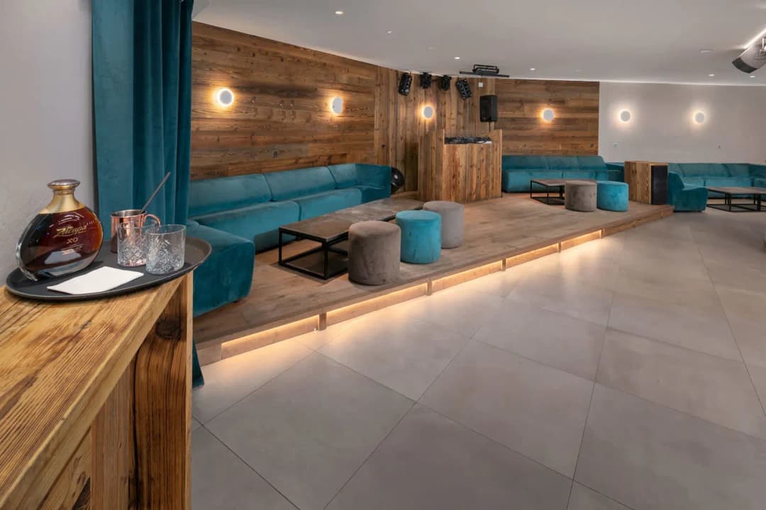 2020 – Commerce 4 pièces – 350000 CHF – 250 m²