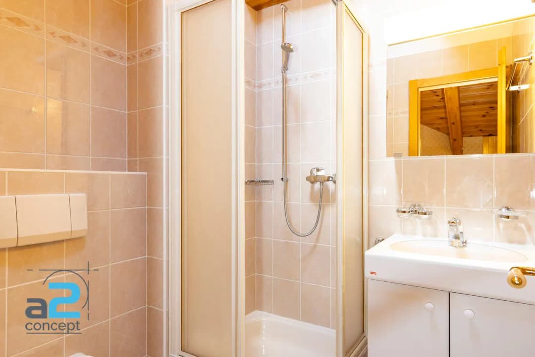 1656 – Apparetement 5.5 pièces – 3000 CHF – 172 m²