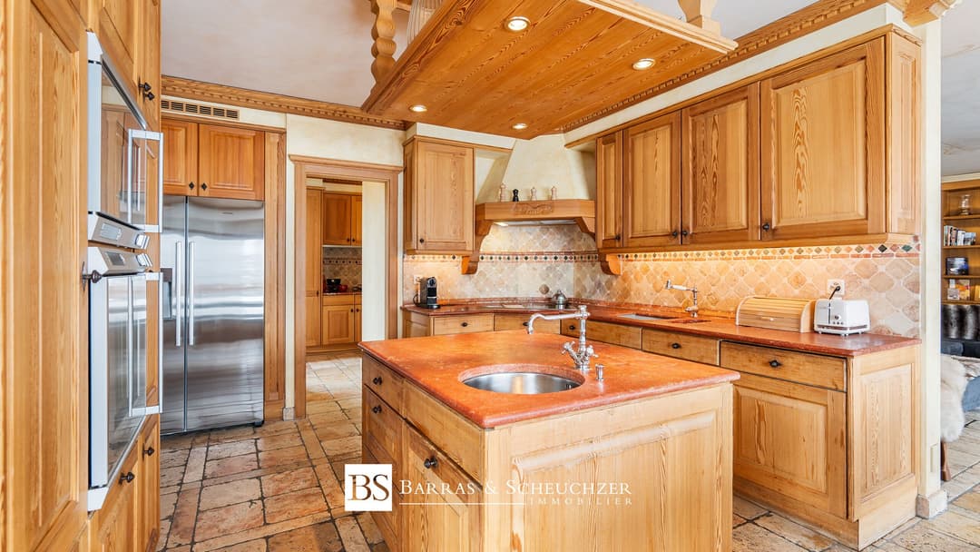 2088 – Maison 10 pièces – 550m²