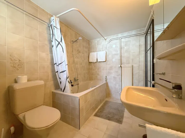 1736 – Appartement – 3.5pièces – 2000CHF – 80 m²