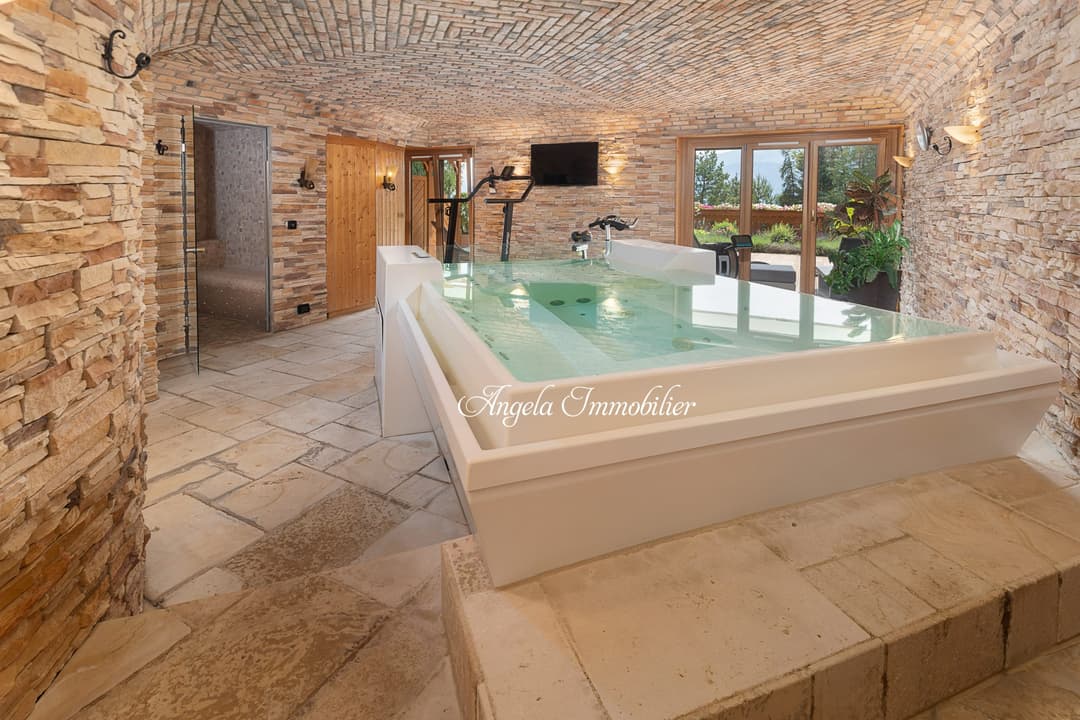 1733 – Appartement 36.5 pièces – 2800 CHF