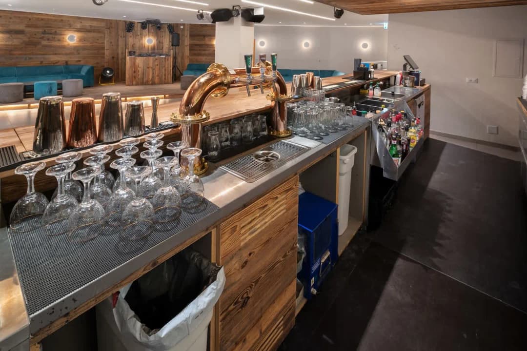 2020 – Commerce 4 pièces – 350000 CHF – 250 m²