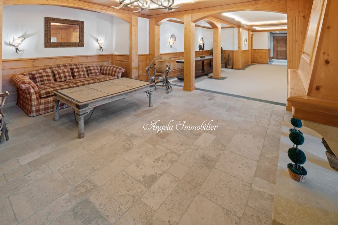 2093 – Appartement – 3700000 CHF -187 m²