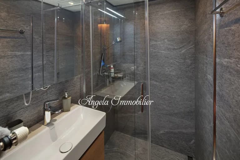 2067 – Appartement – 2pièces – 116 m²