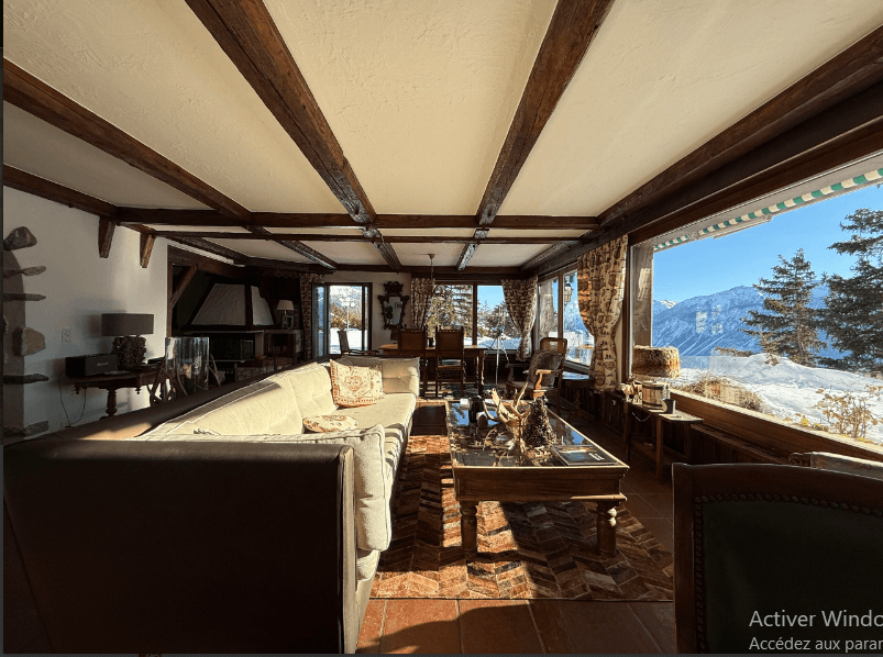 2721 – Appartement 4 pièces – 2450 CHF – 250 m²