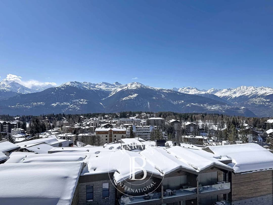 2173 – Appartement 4.5 pièces – 238 m²